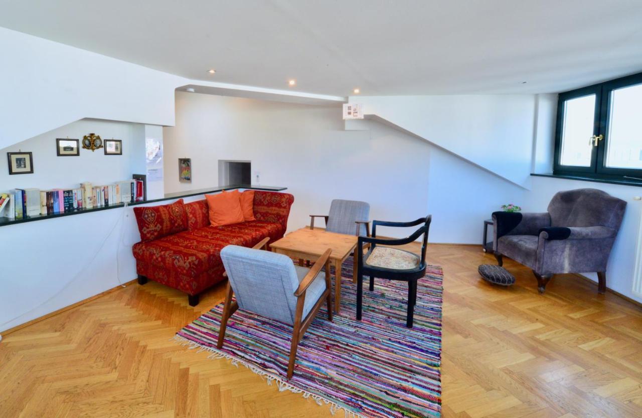 Spacious Flat With Panoramic View Wien